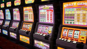 fish666 အွန်လိုင်း စလော့ Jackpot ဂိမ်းများ မြန်မာဖုန်းမှ ကစားနေသောပုံ
